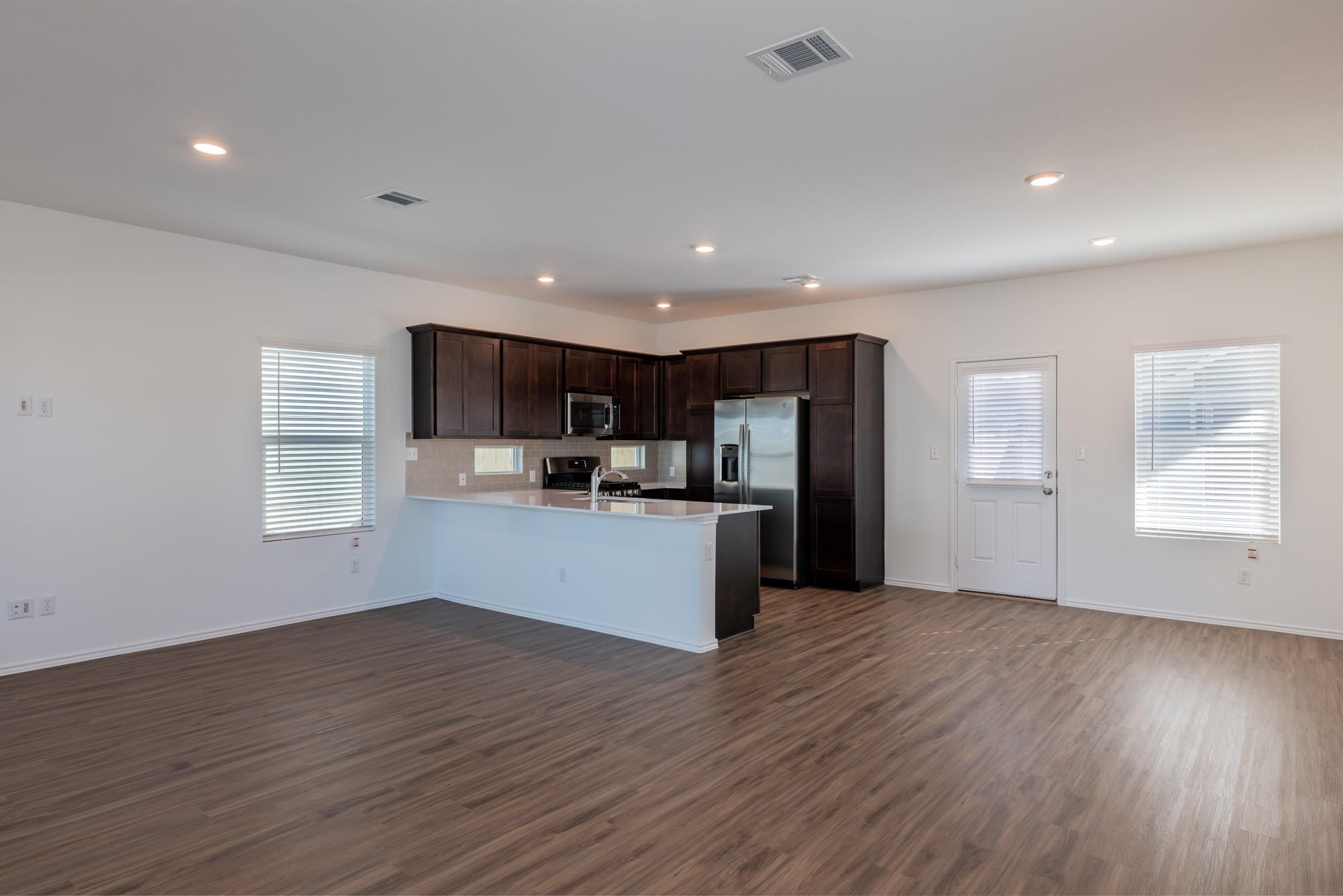 1336 Linwood ST — photo 5