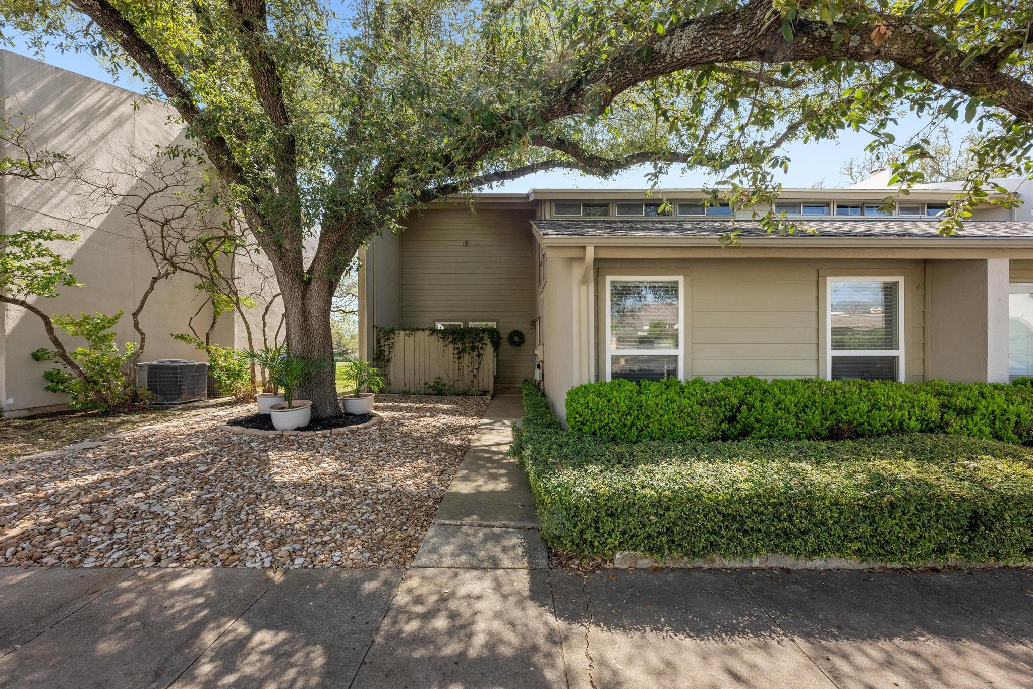 100 Lido CIR
