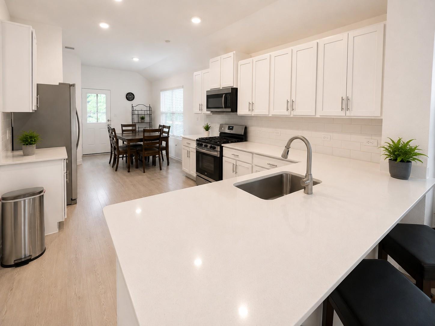 162 Cibolo Creek LOOP — photo 4