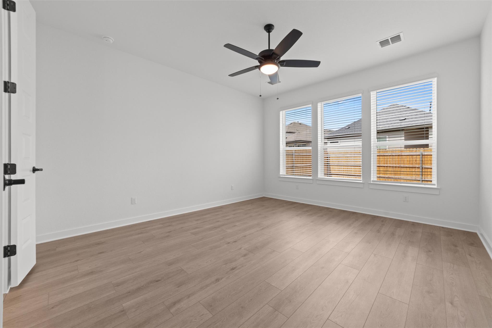 1129 Roger Hanks PKWY #A — photo 5