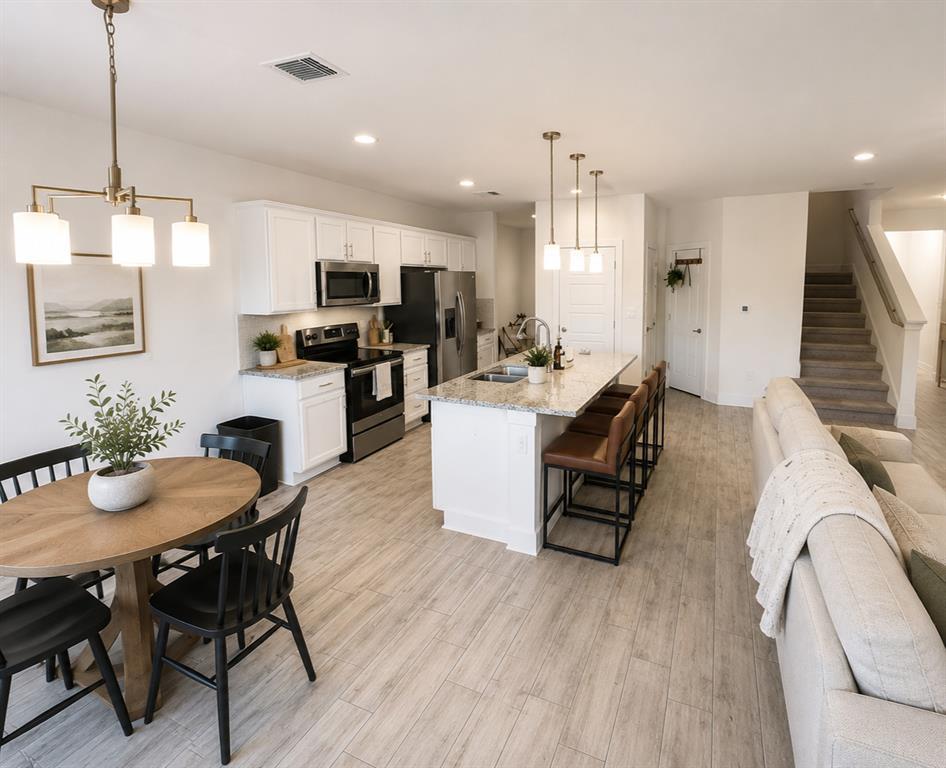 11312 Gadsen LN