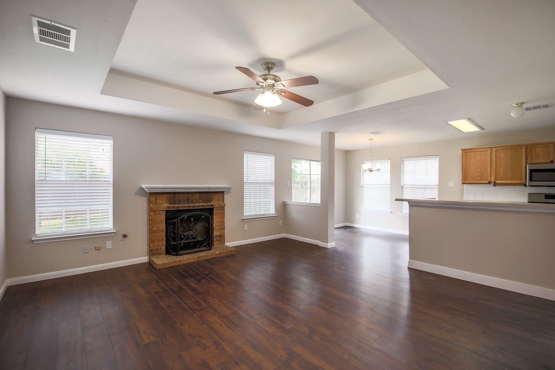1806 Oakmont LN — photo 4