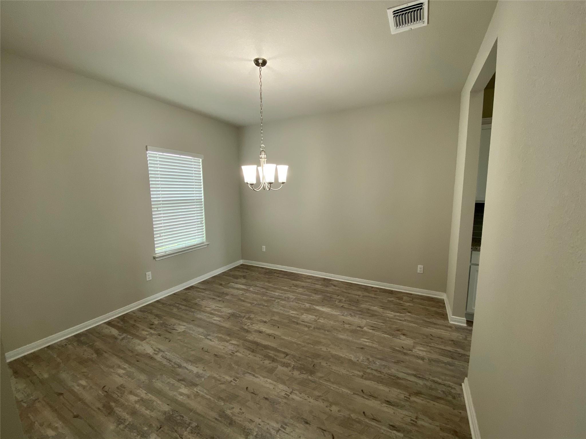 632 Donegal LN — photo 4