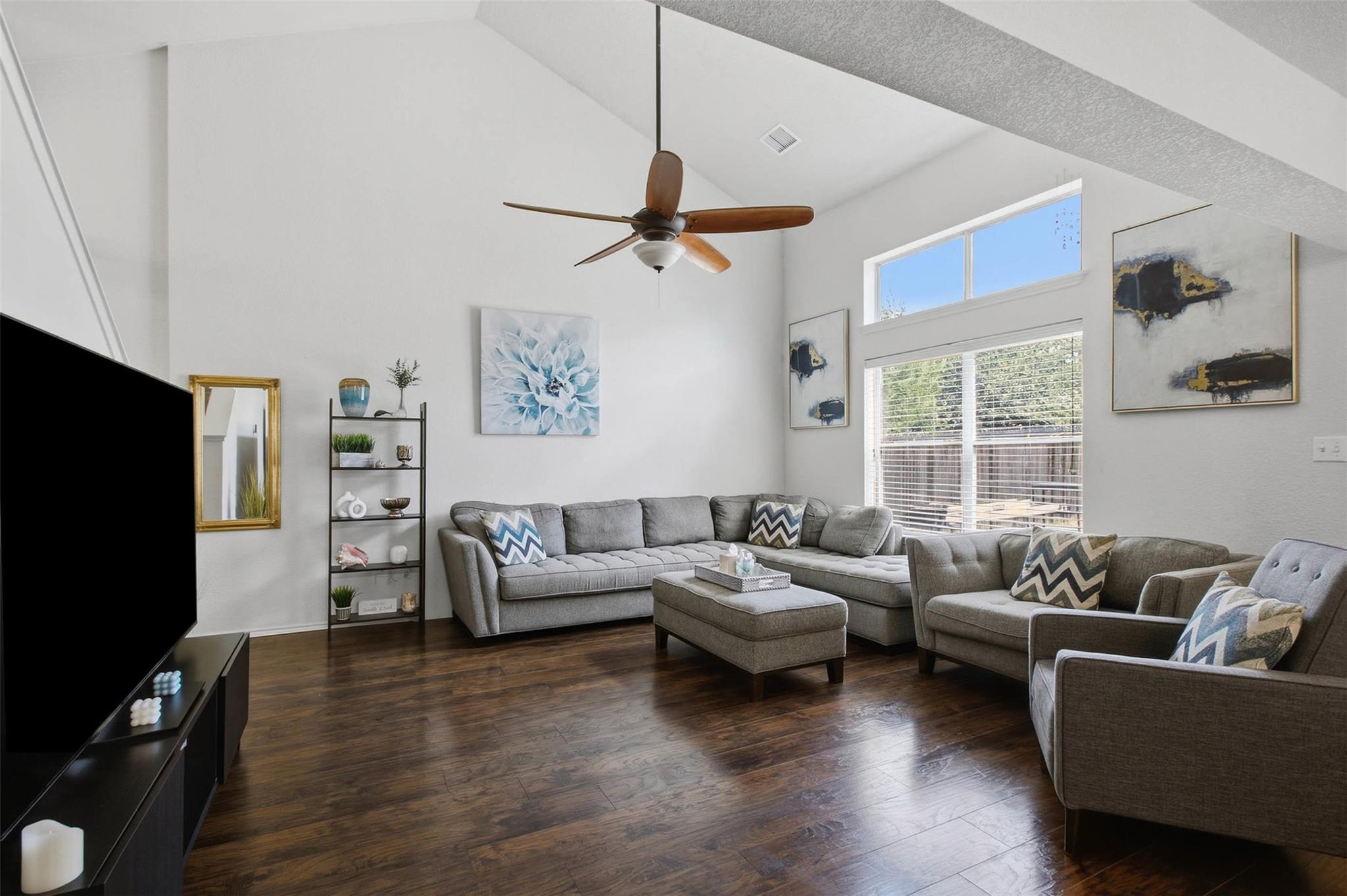 912 Sweet Leaf LN — photo 5