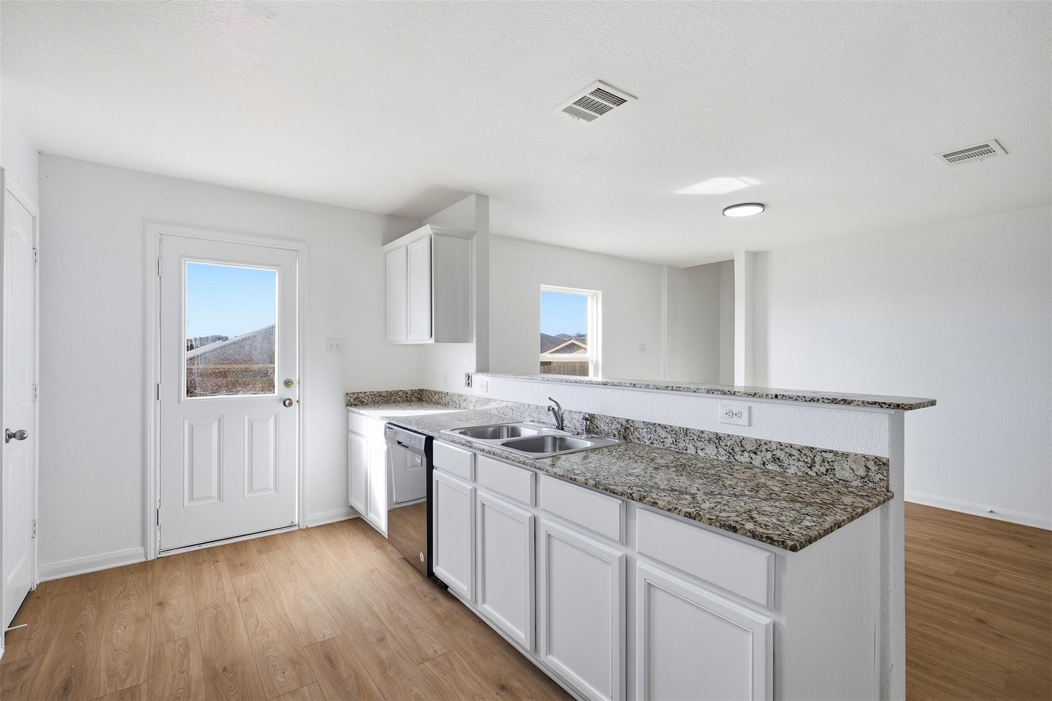 1013 Woodward Court CT — photo 5