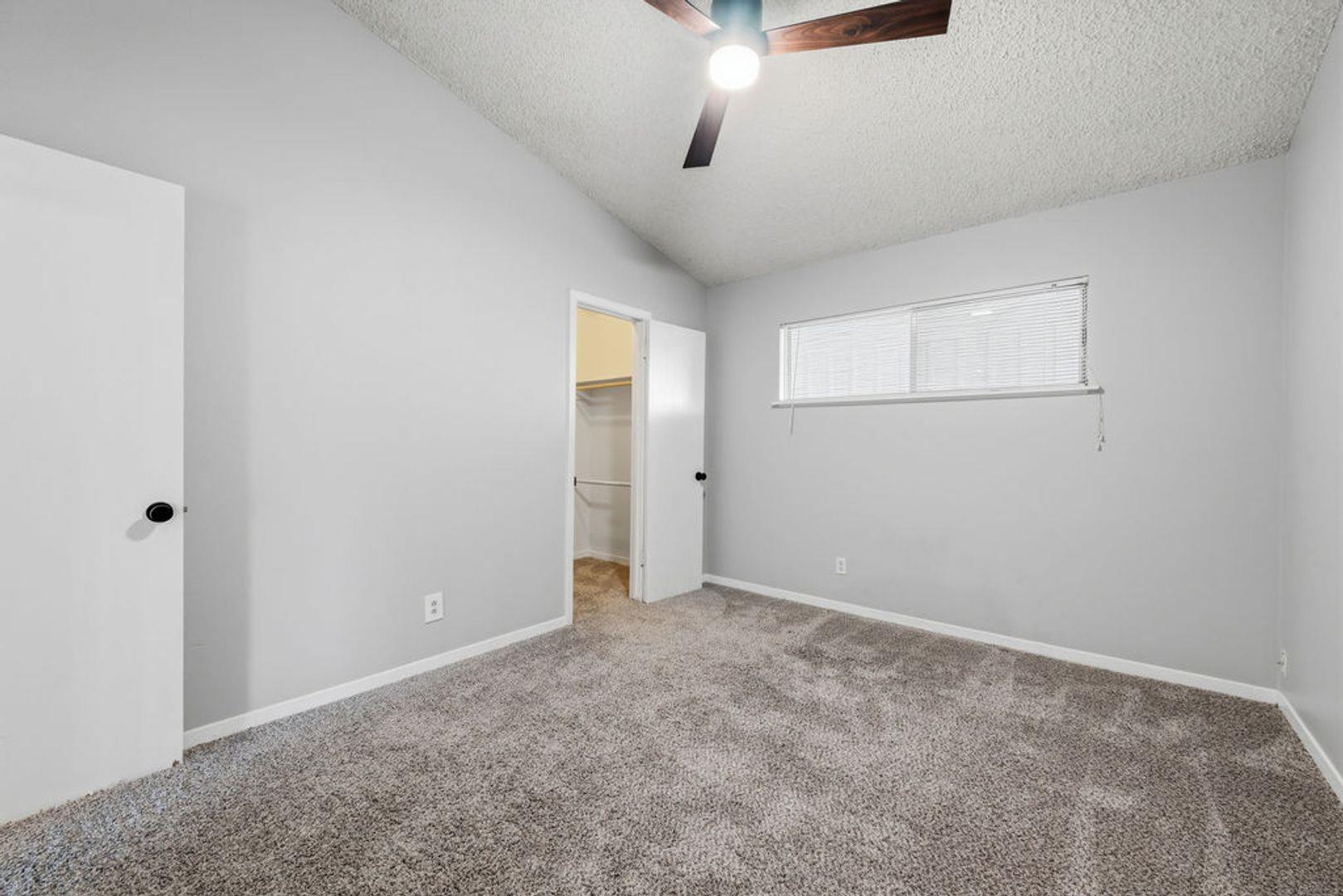 620 51st ST #202 — photo 5