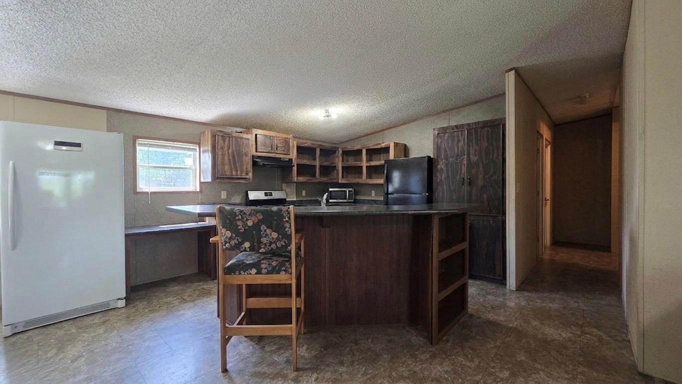 305 Thompson LN — photo 4