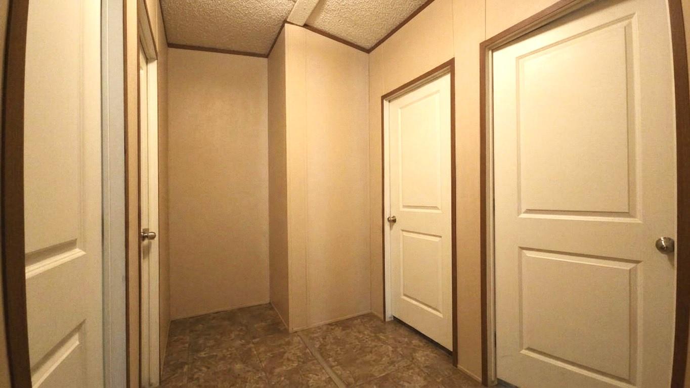 305 Thompson LN — photo 5