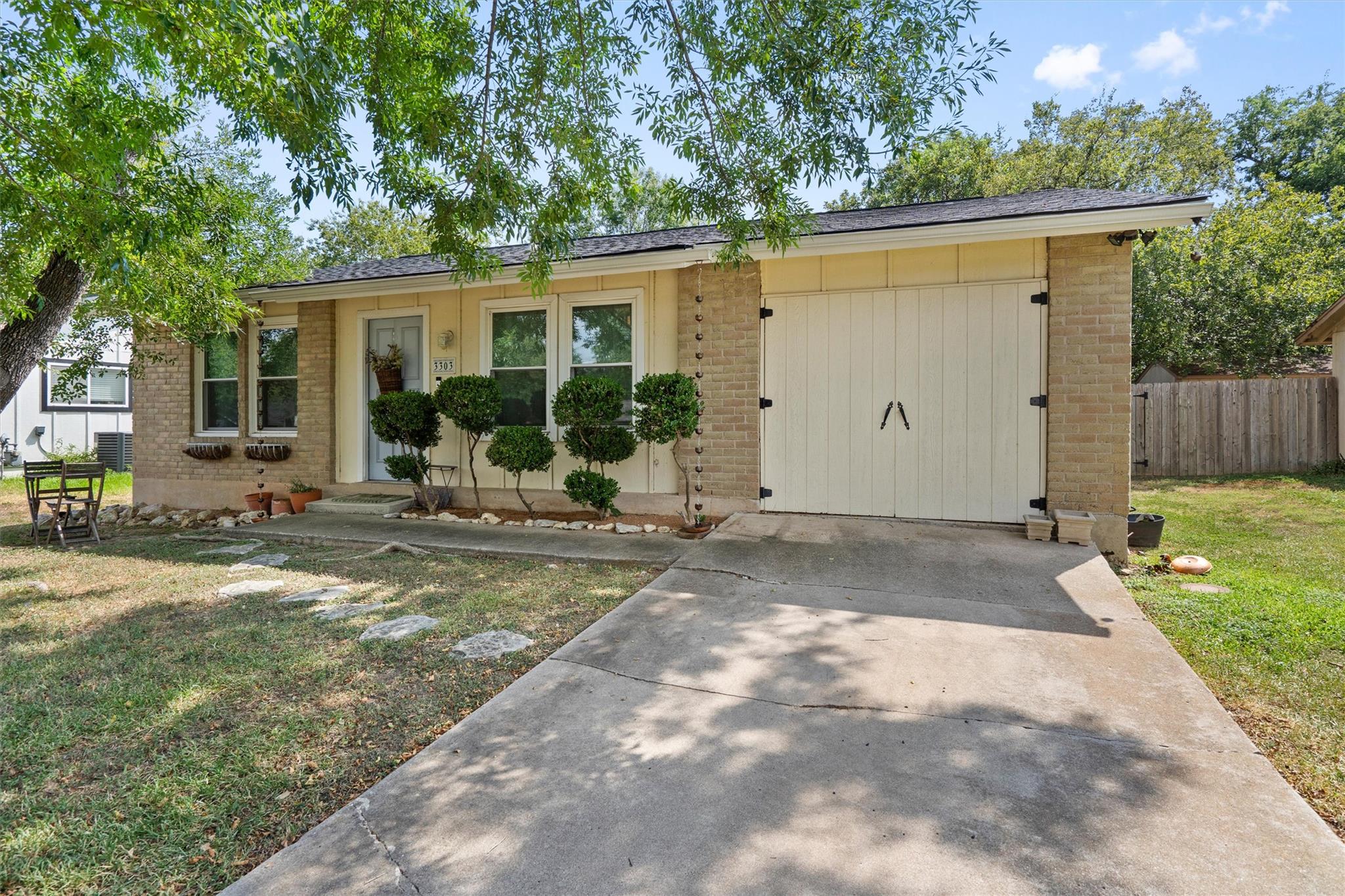 3303 Plantation RD — photo 3