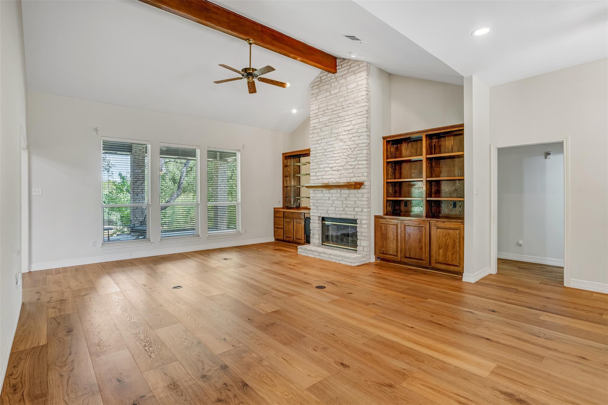 410 Rolling Green DR — photo 5