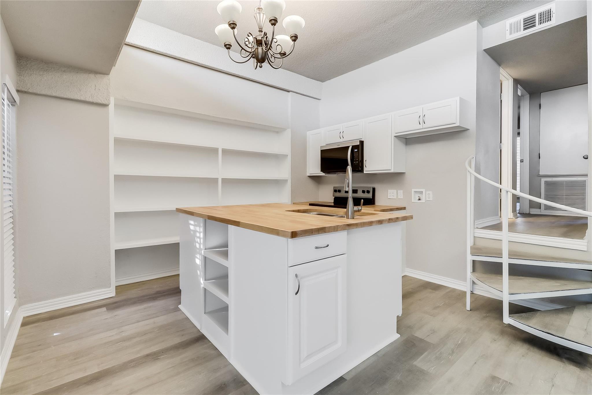 5918 Lago Vista WAY #D33 — photo 4