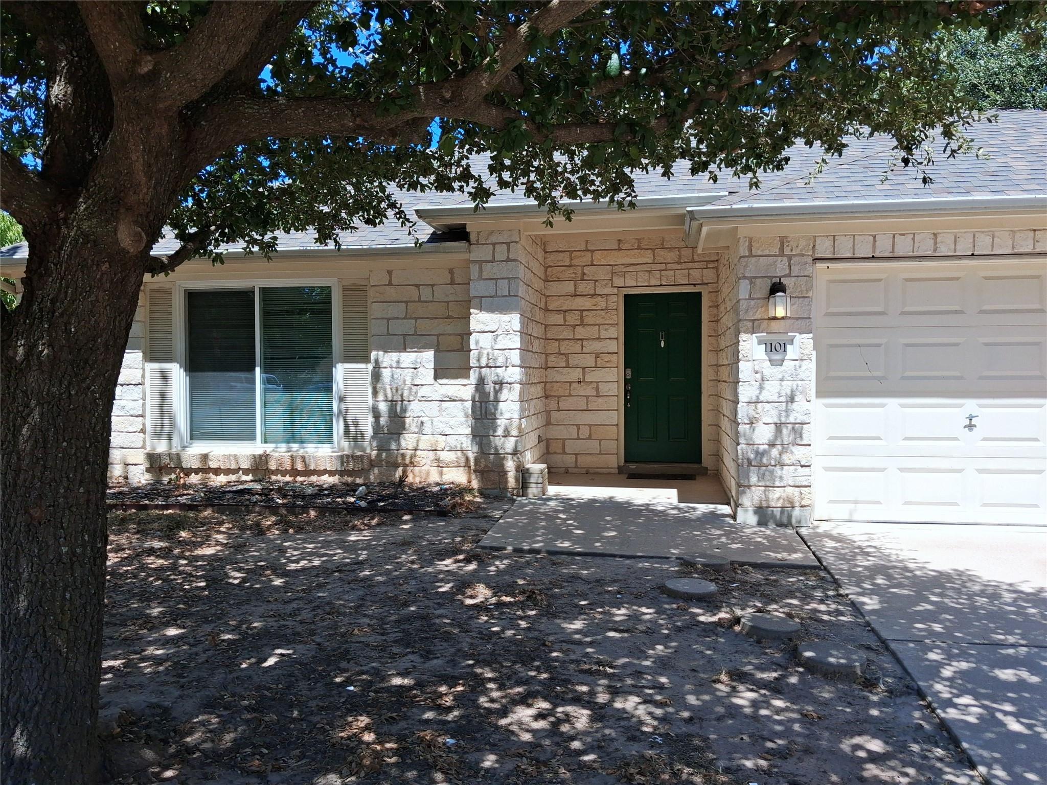 1101 Downridge DR