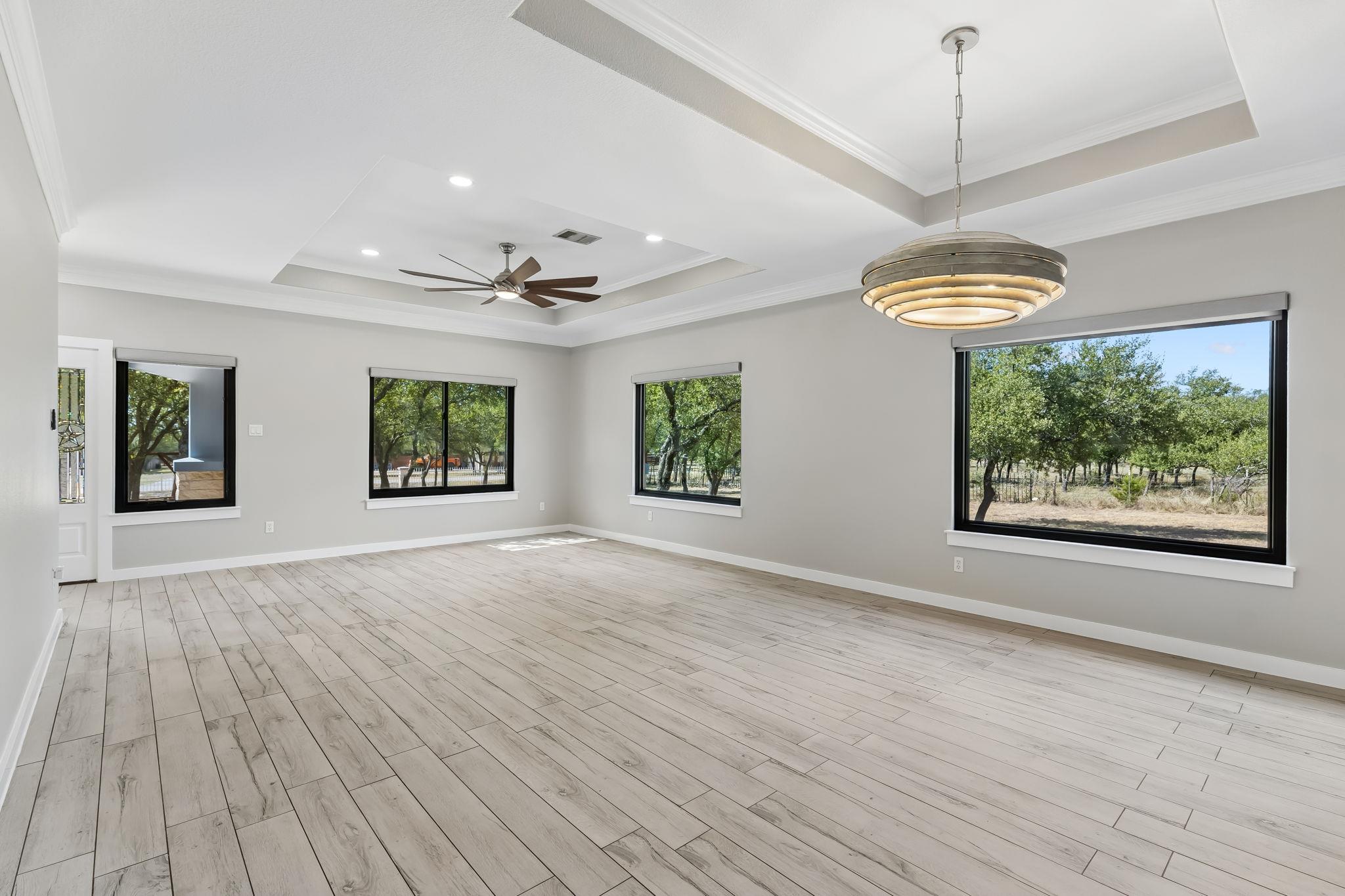 501 Lone Star DR — photo 3
