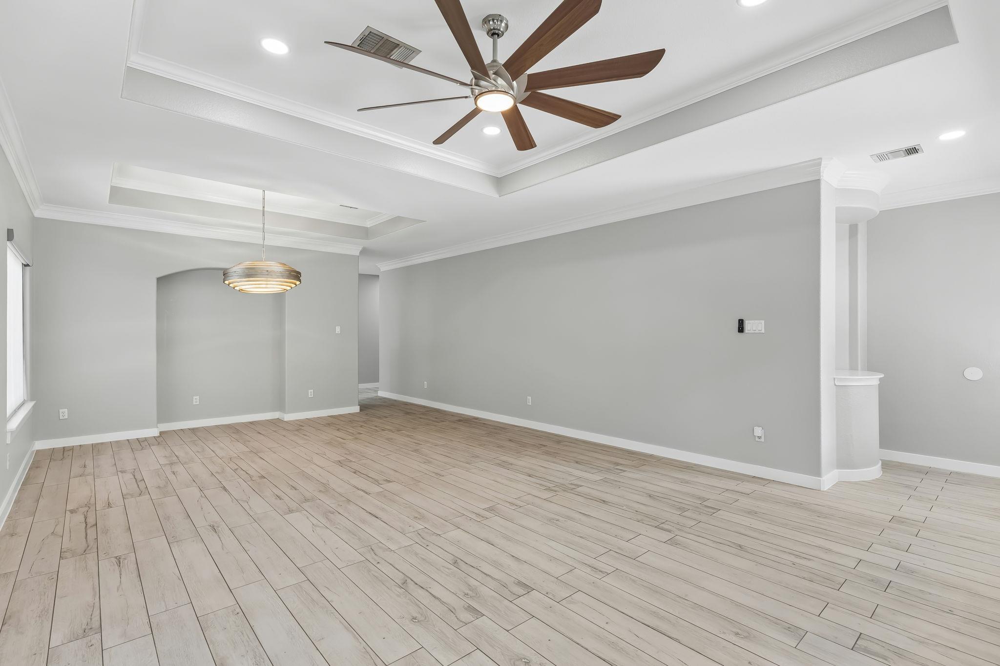 501 Lone Star DR — photo 4