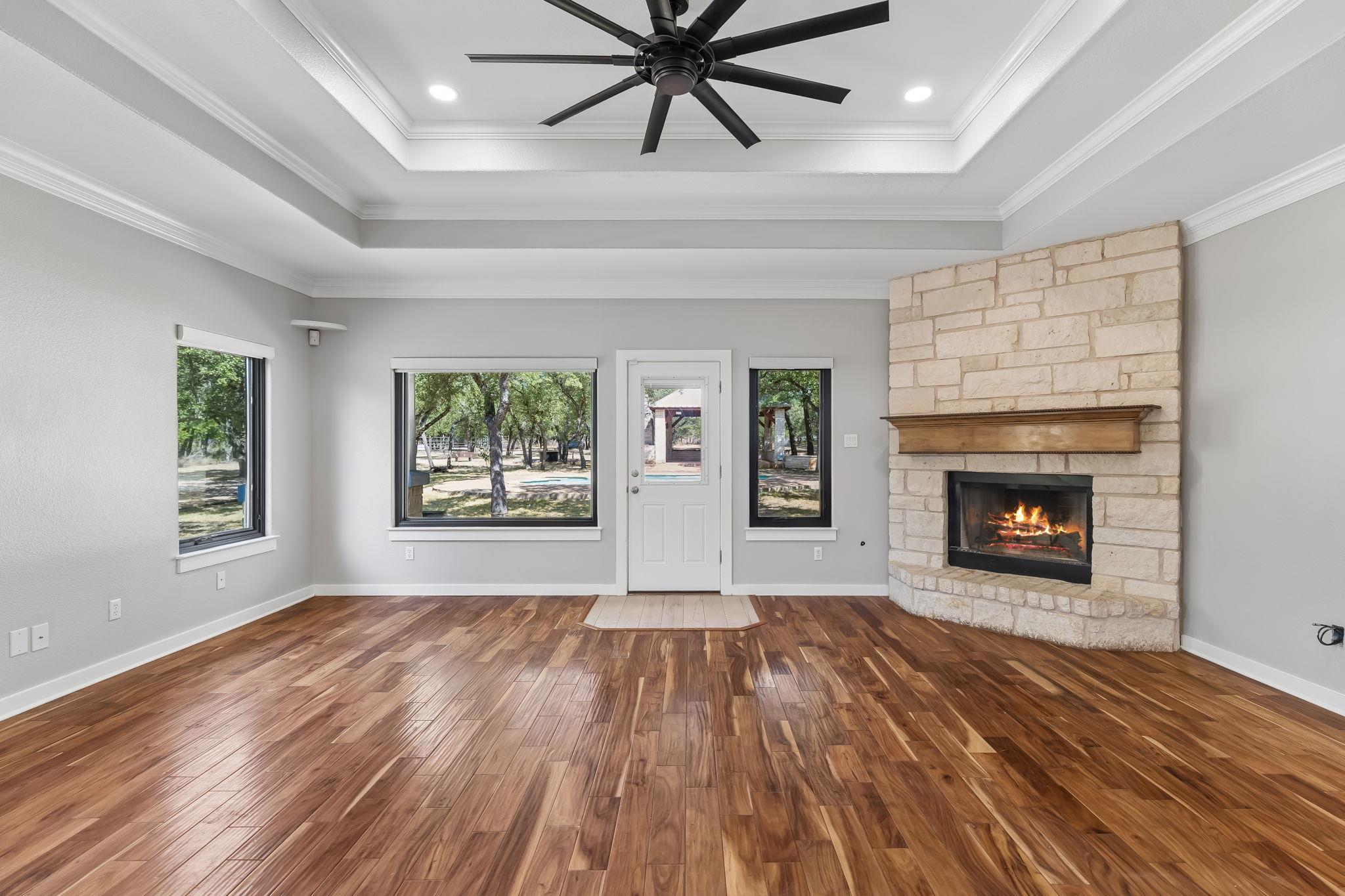 501 Lone Star DR — photo 5