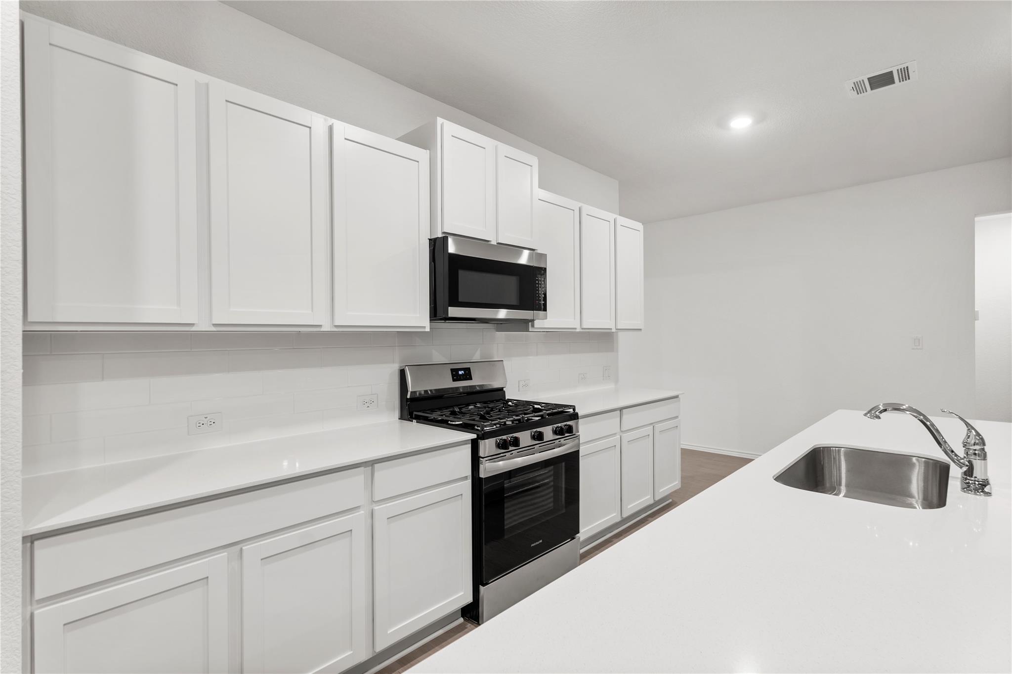 161 Keefer — photo 4