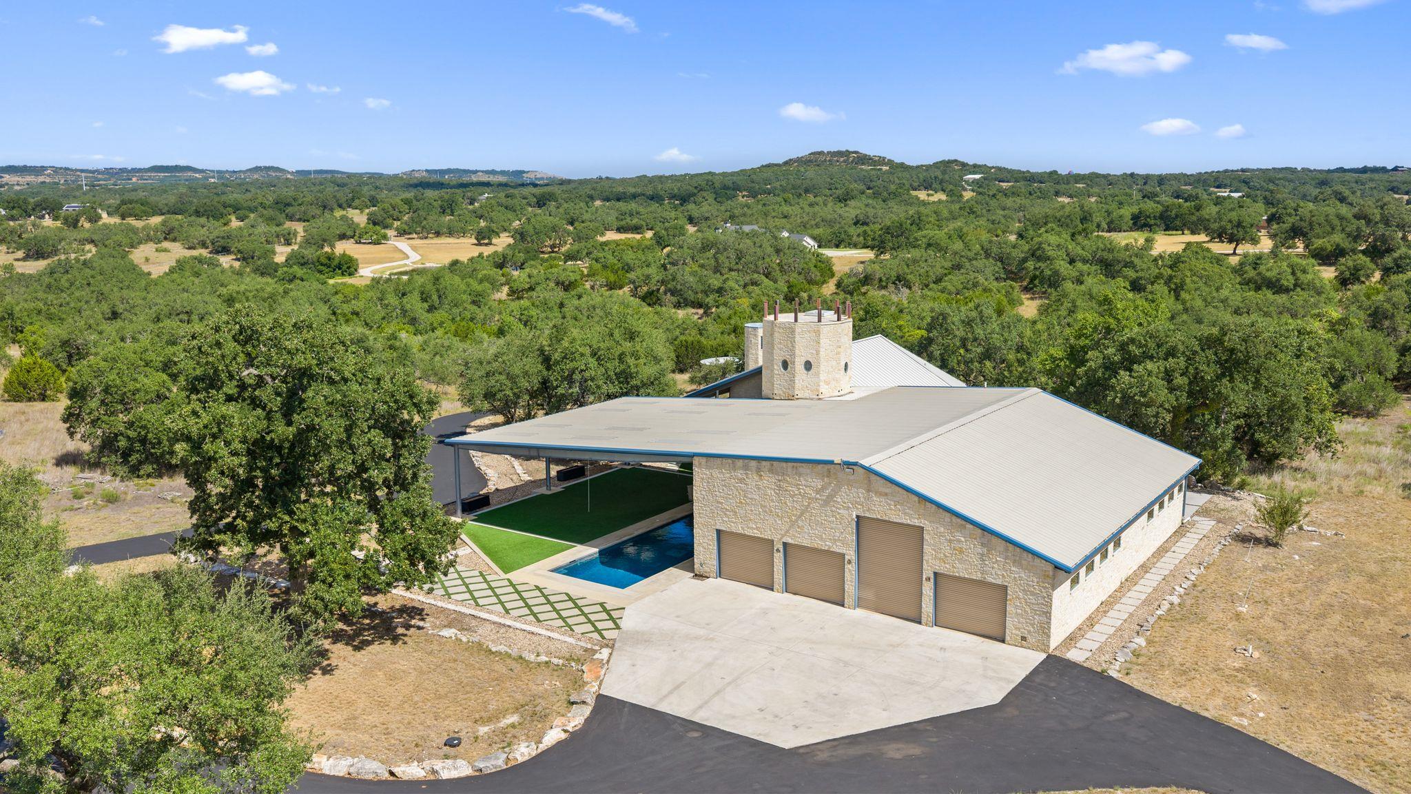 131 Tailwind DR — photo 5