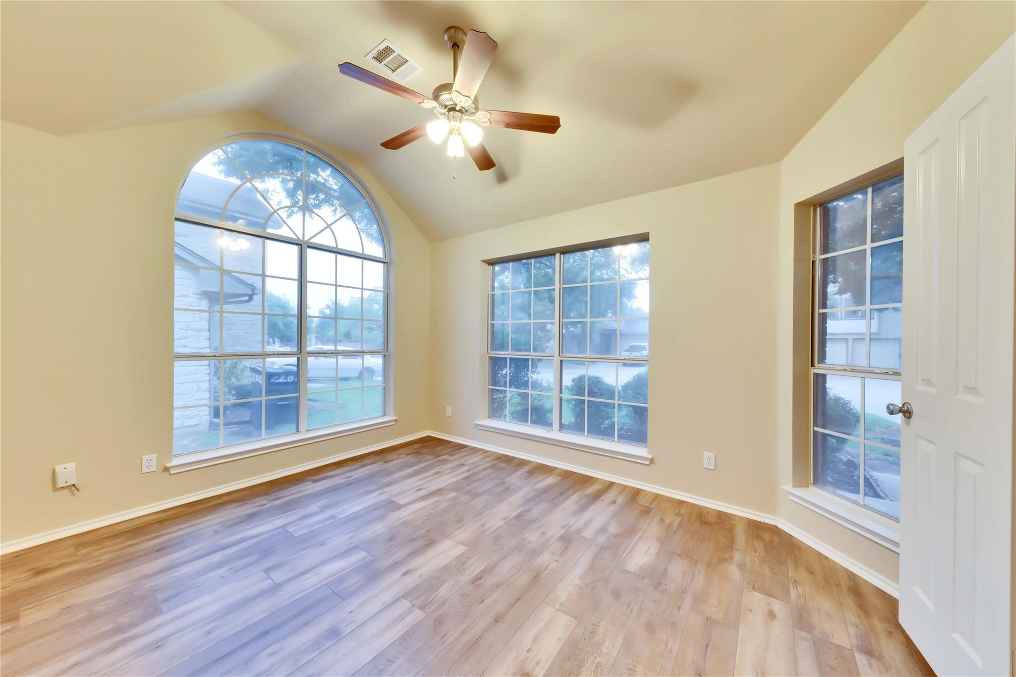 2204 Grove DR — photo 3