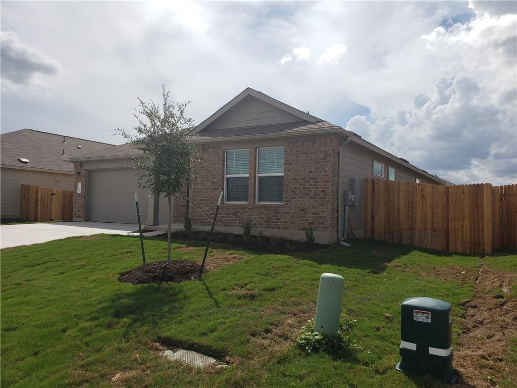109 Red Buckeye ST — photo 3