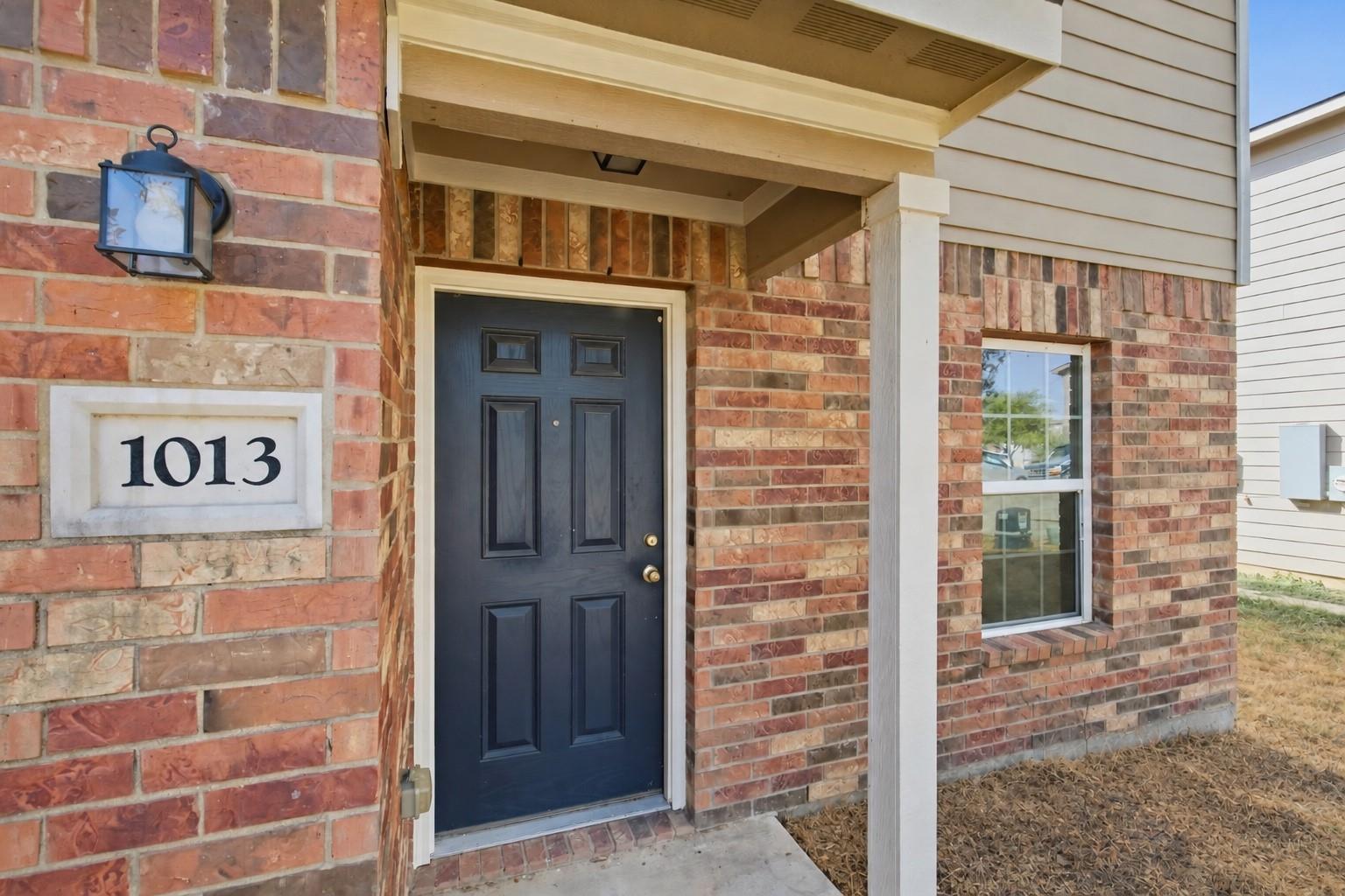 1013 Woodward Court CT — photo 4