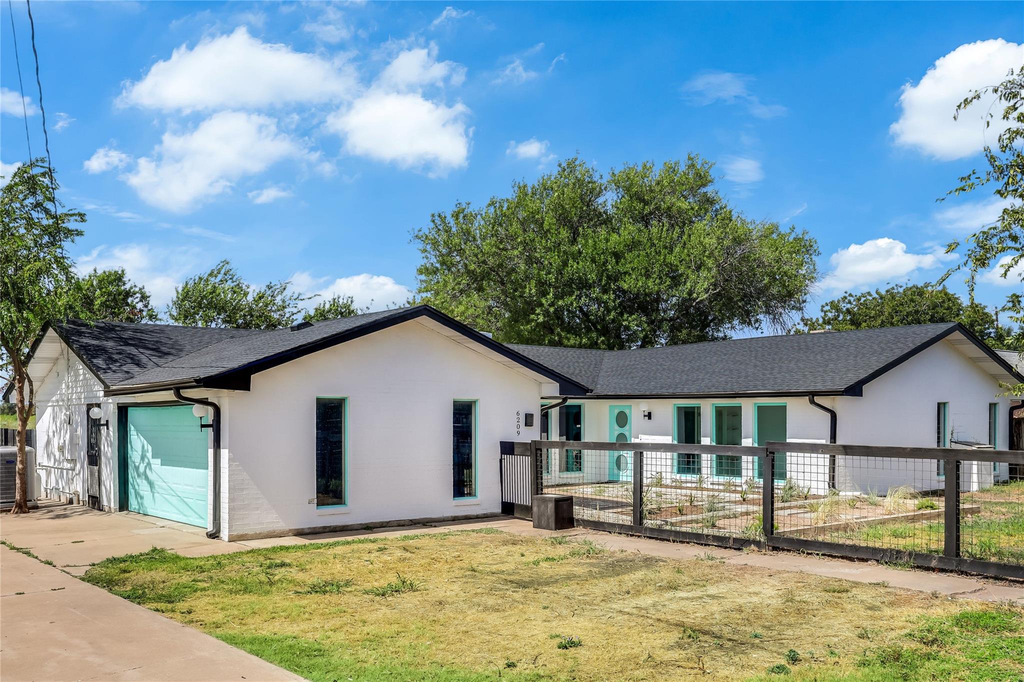 6209 Daffan LN — photo 3
