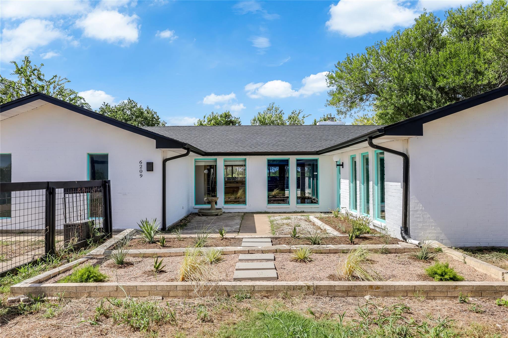 6209 Daffan LN — photo 4