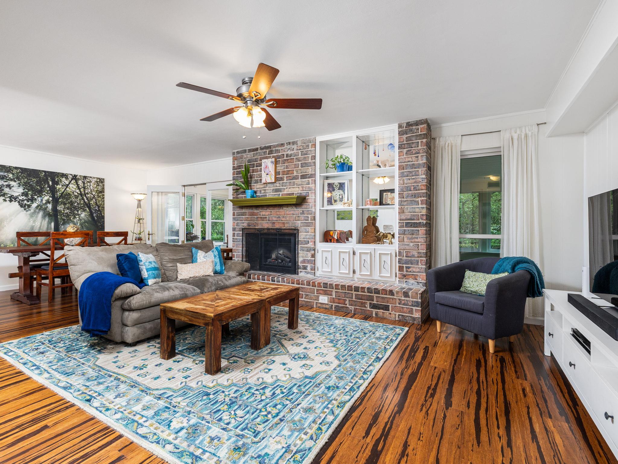 2406 Lancaster DR — photo 3