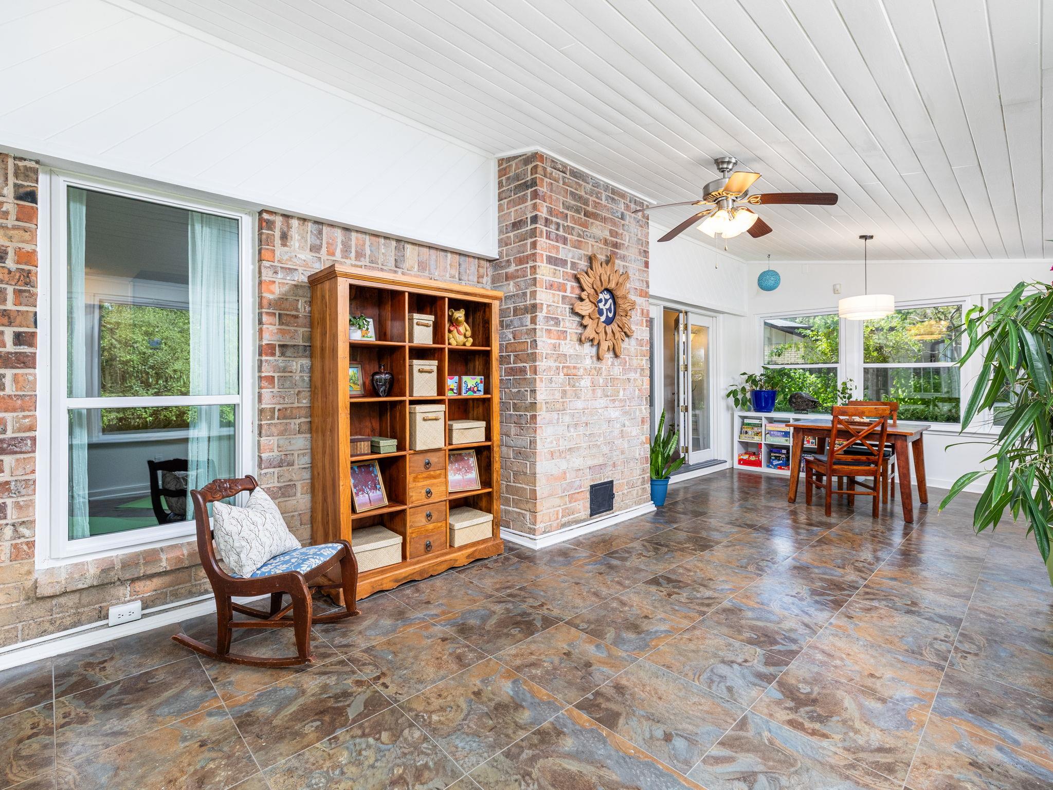 2406 Lancaster DR — photo 5