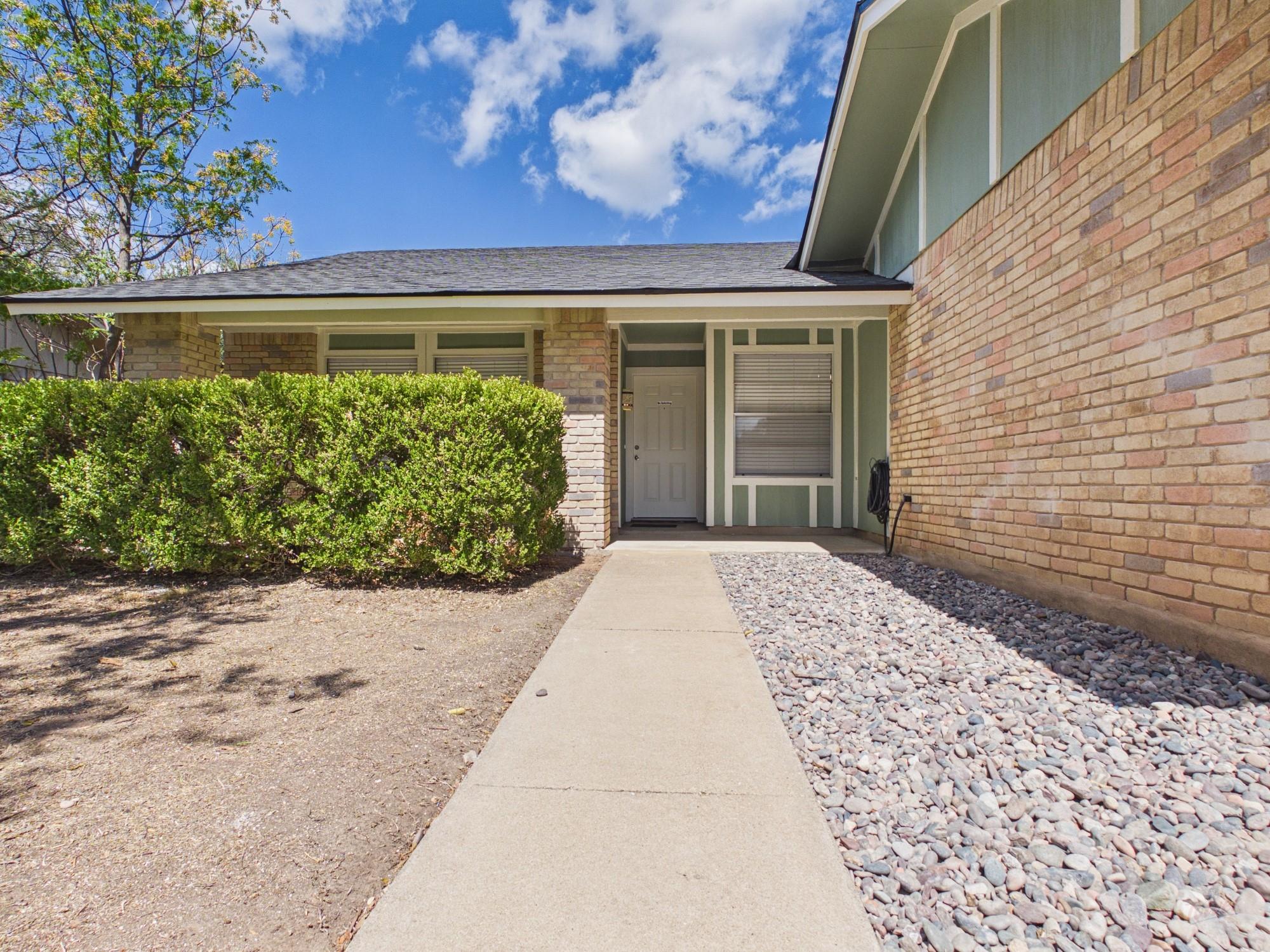 10038 Woodland Village DR — photo 3
