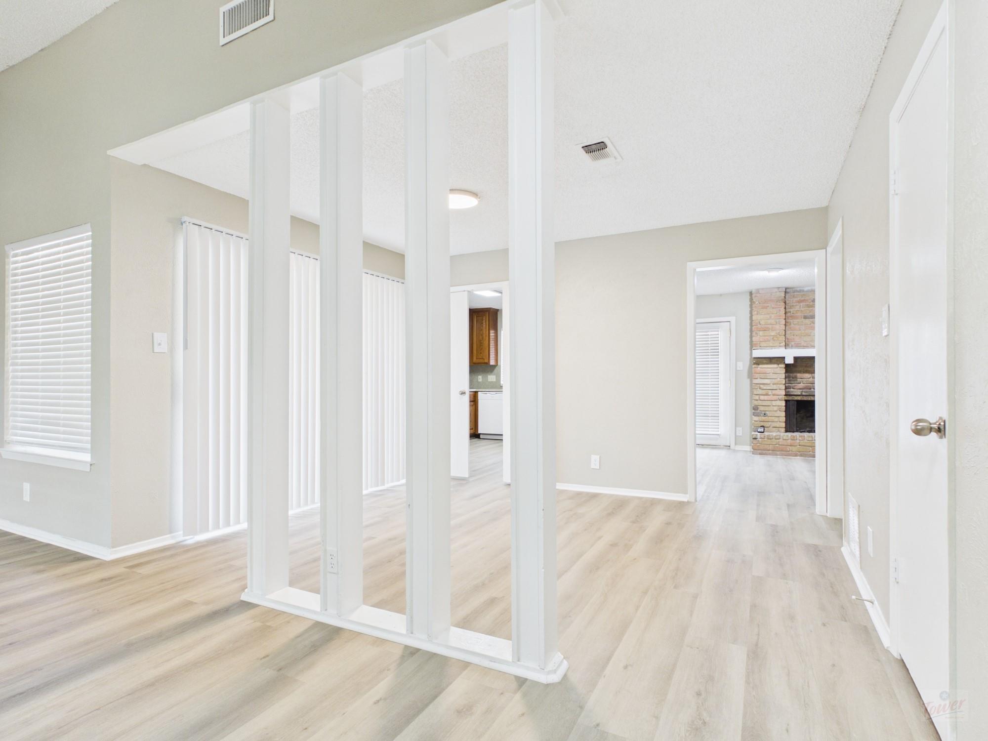 10038 Woodland Village DR — photo 4