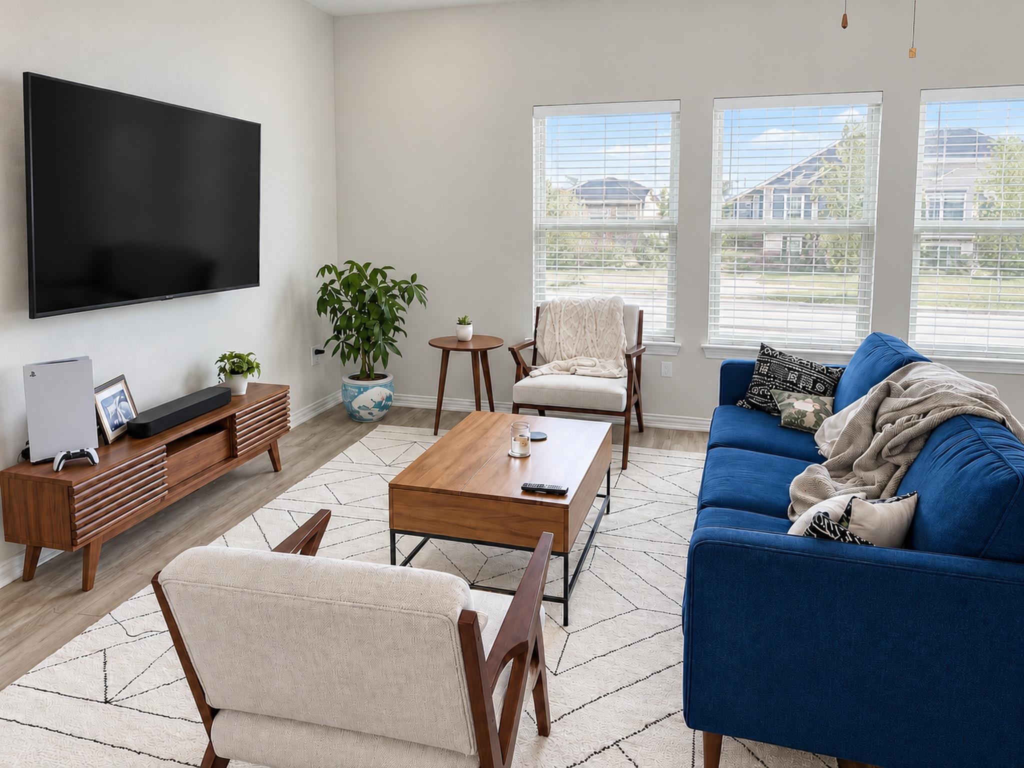 8816 Sikes WAY — photo 3