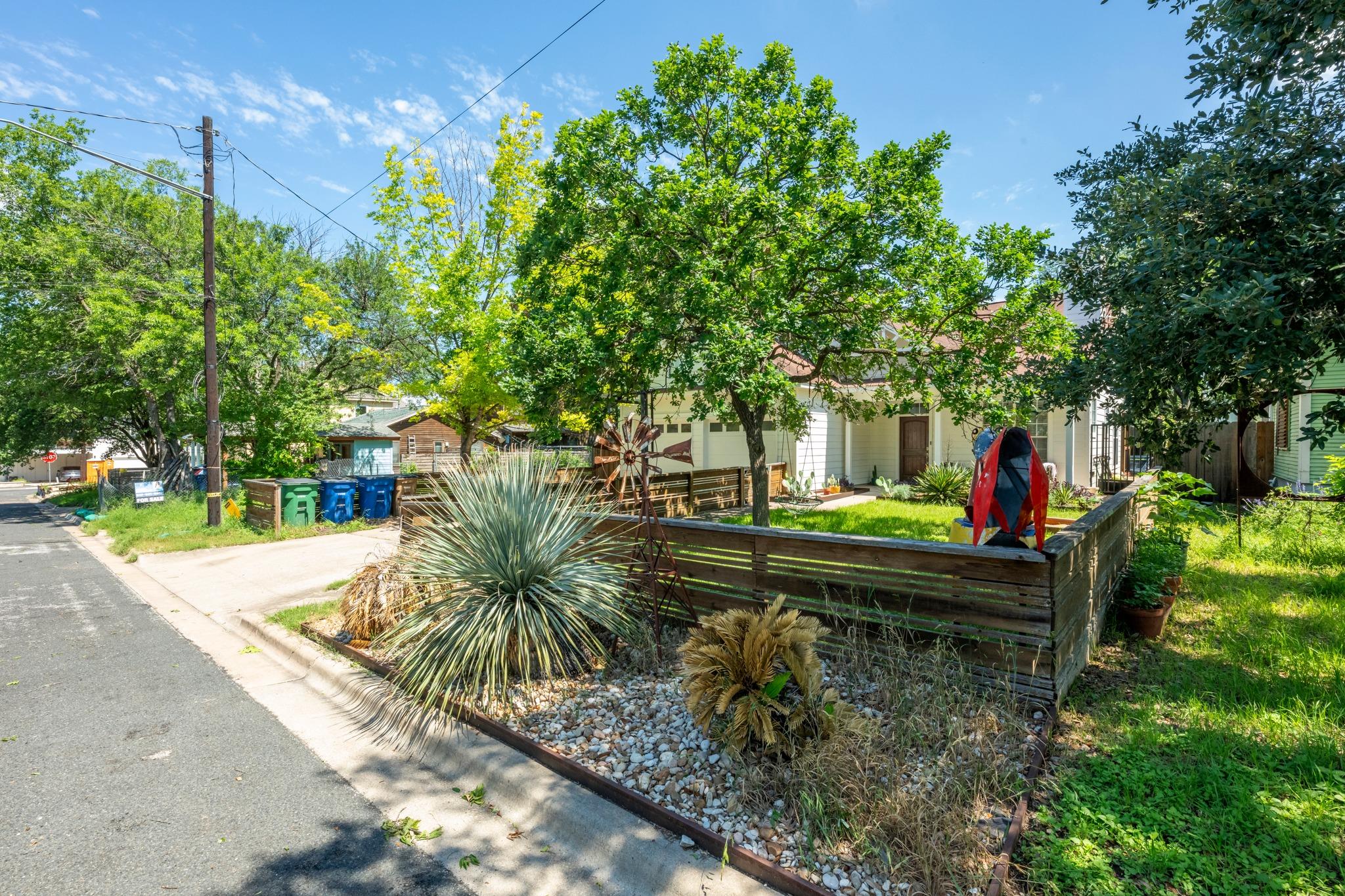 302 Ben Howell DR — photo 3