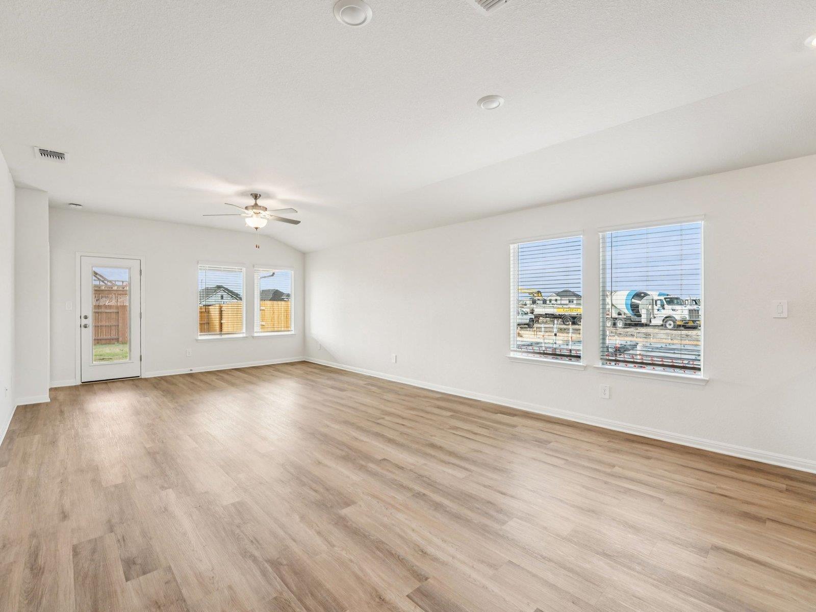 164 Leland Ave — photo 4