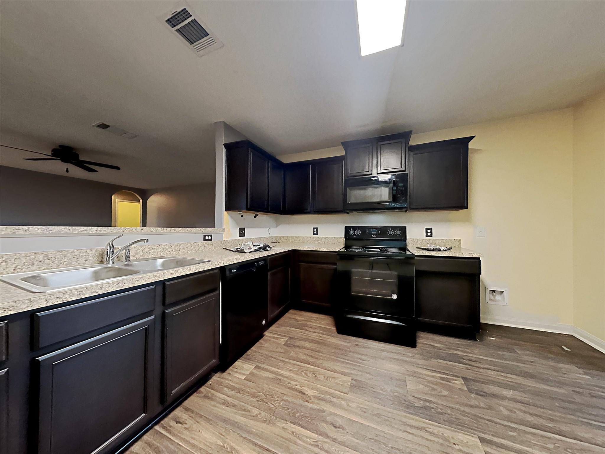 1404 Breanna LN — photo 5