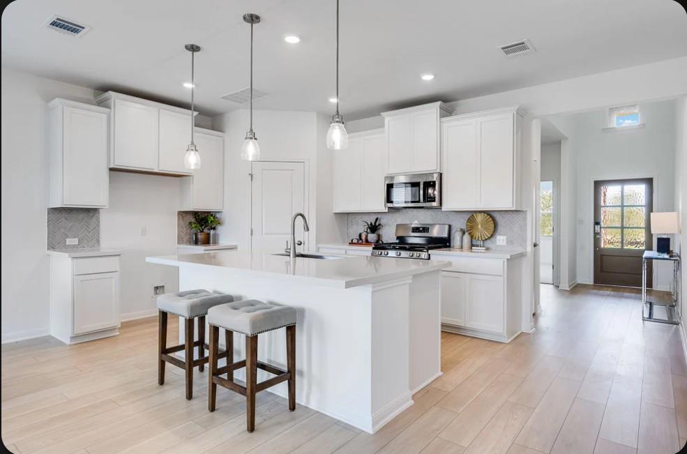 1006 Karly CV — photo 3