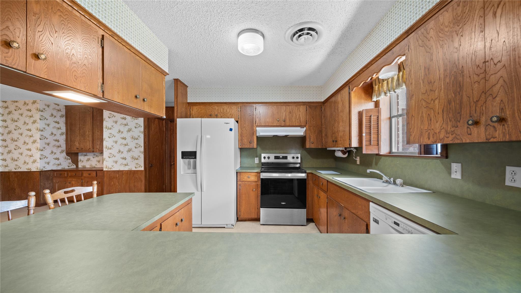 674 Polk ST — photo 4