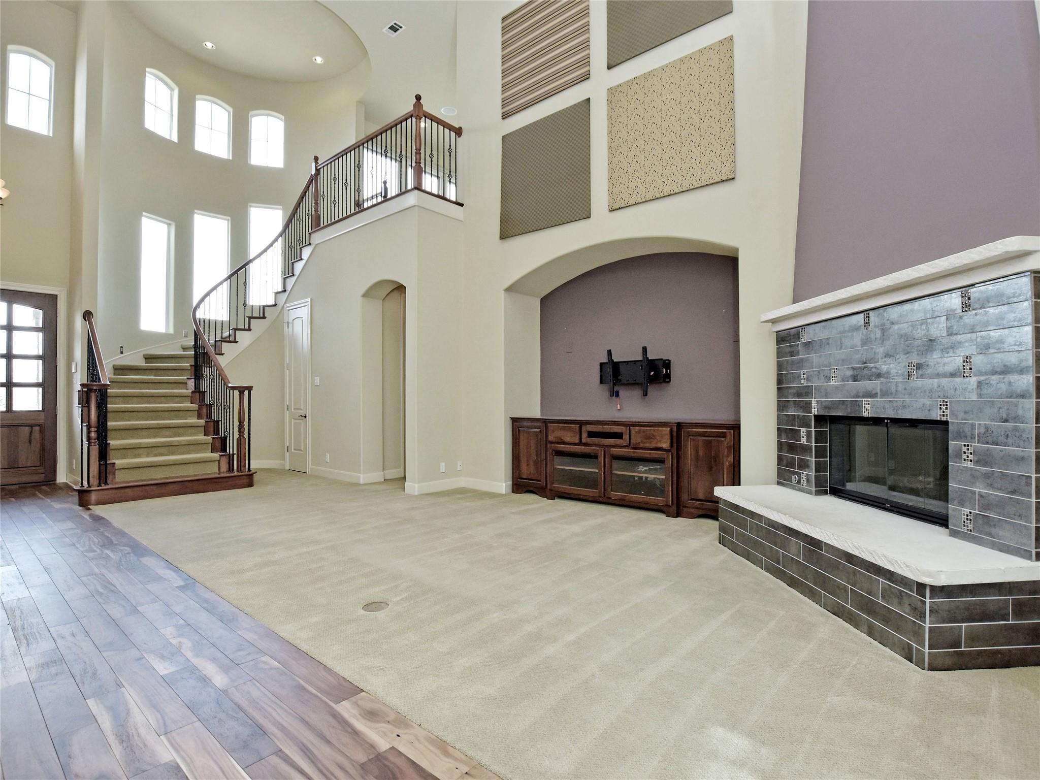 210 Clubhouse DR — photo 5