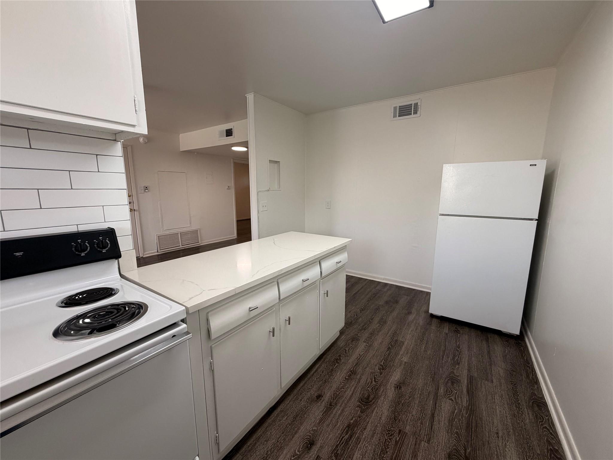 3304 Red River ST #204 — photo 4