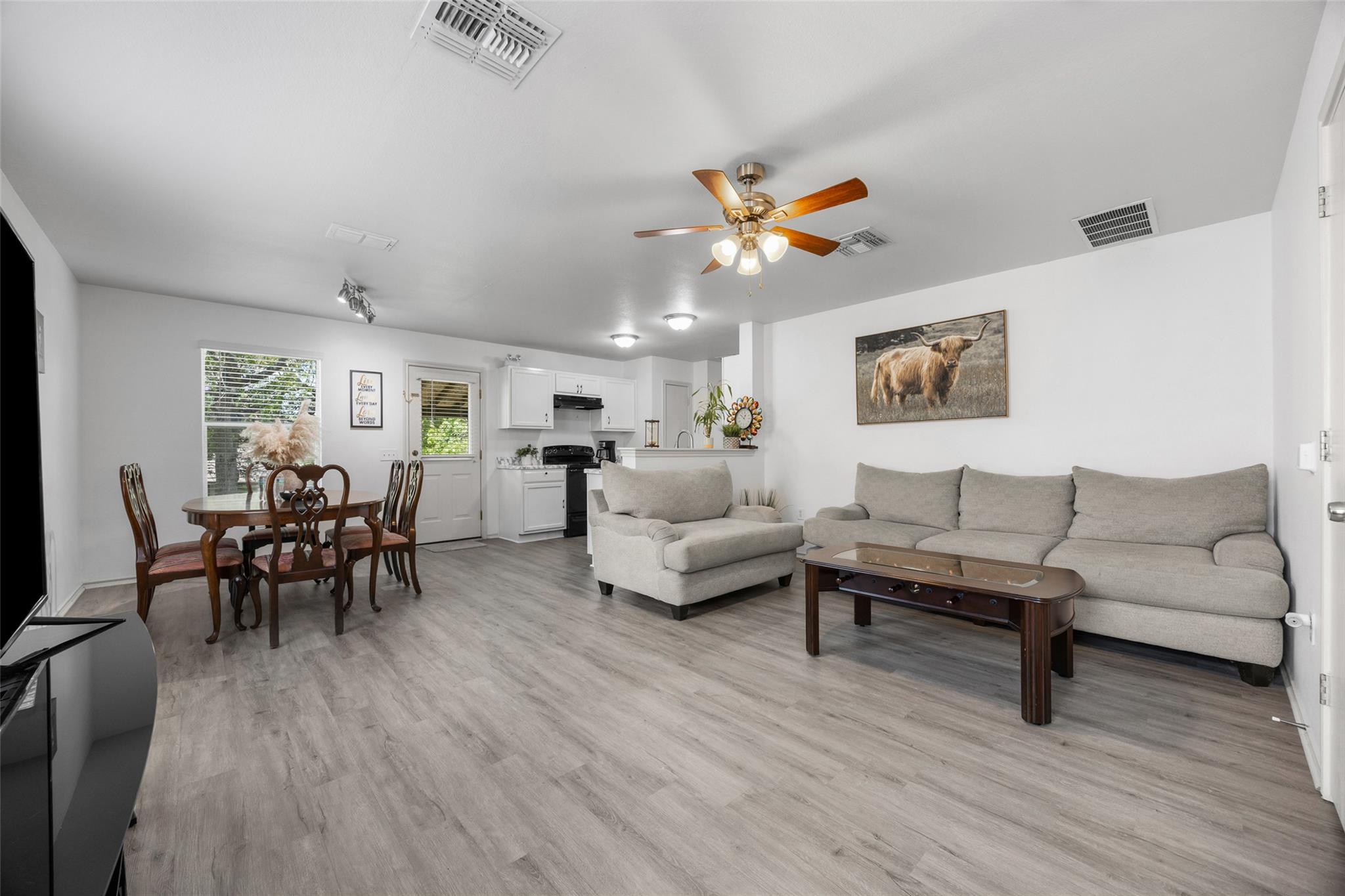 8710 Davis Oaks TRL — photo 3