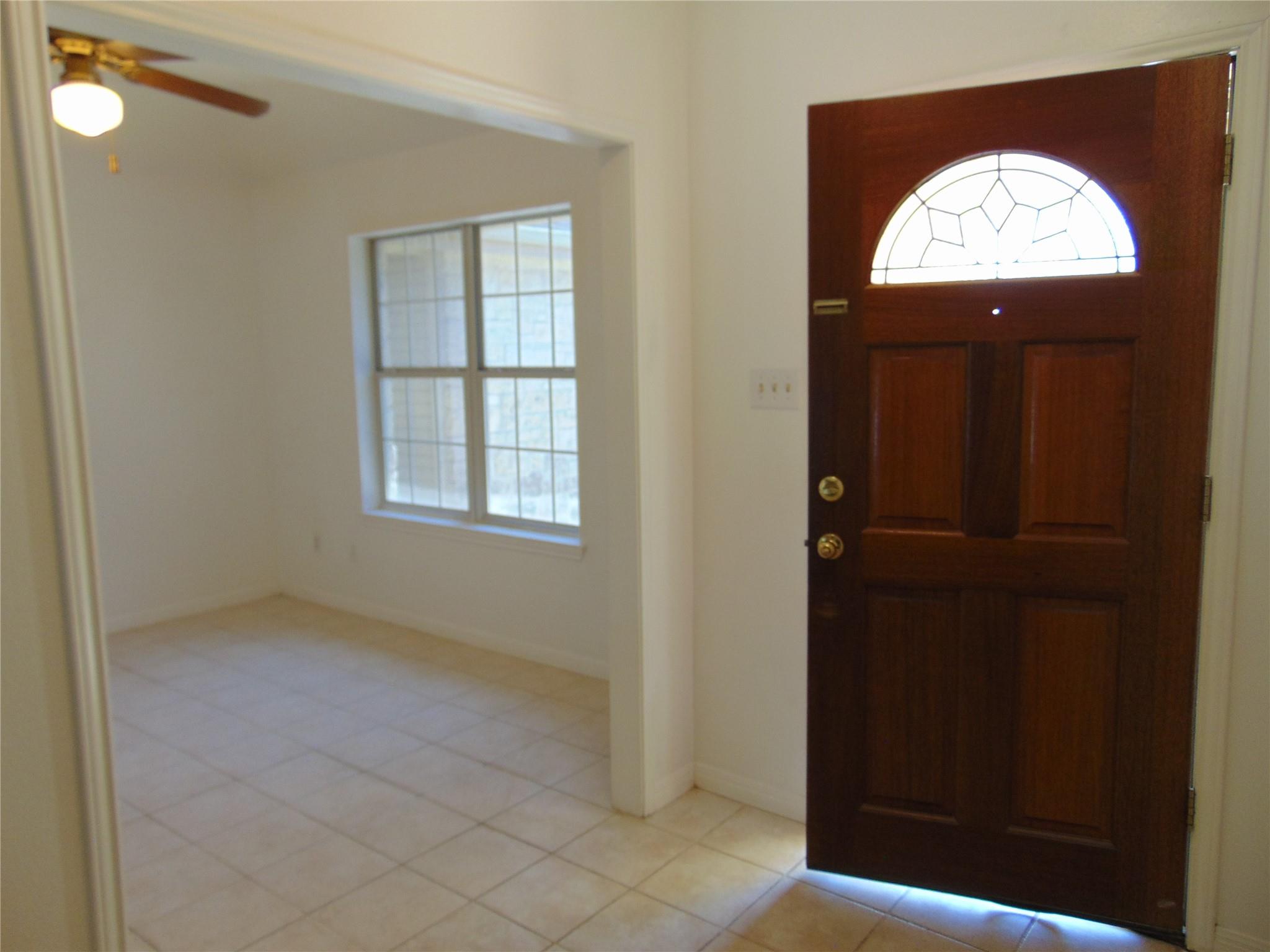 805 Barton Creek DR — photo 4