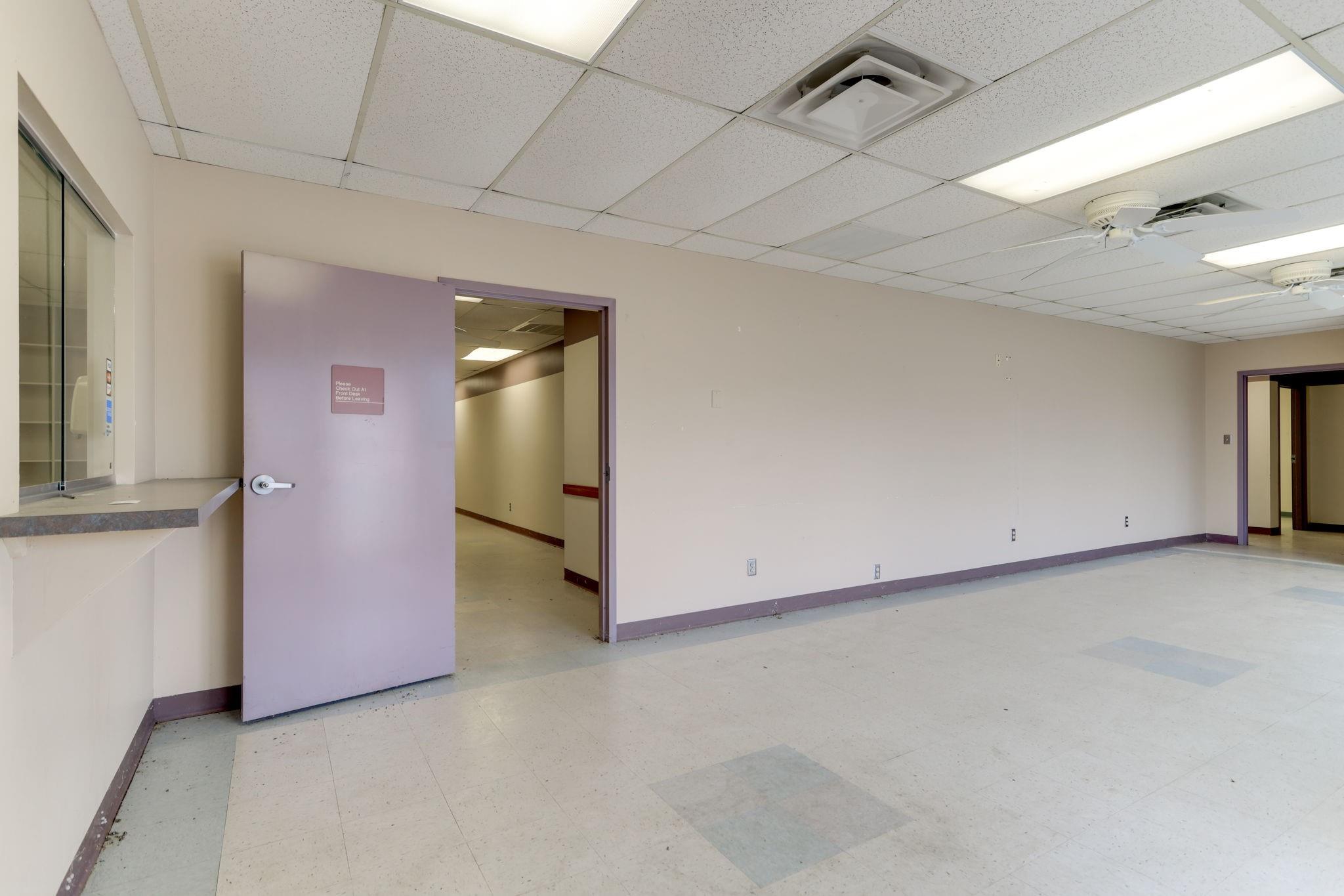 605 Upton Ave — photo 3