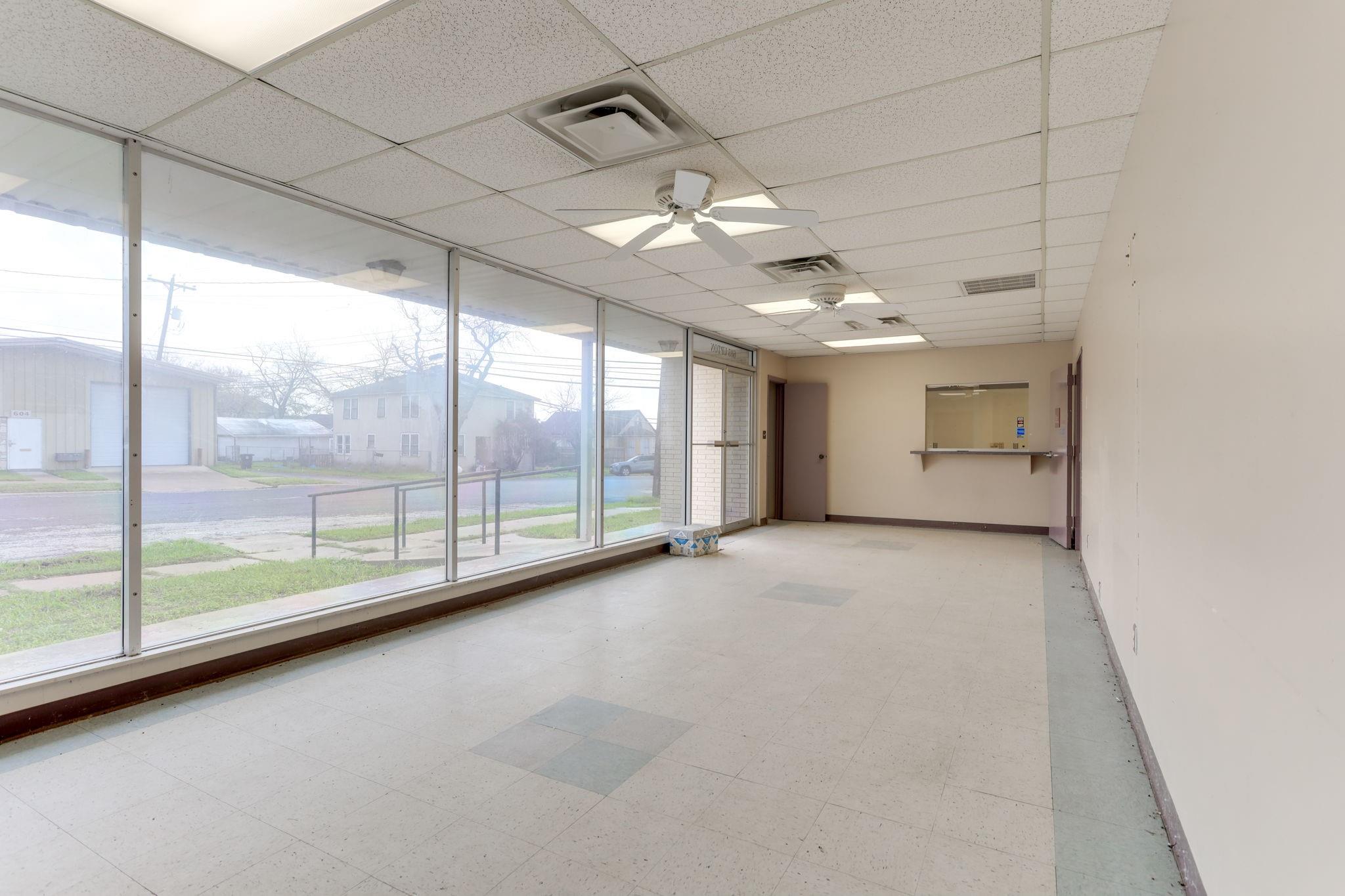 605 Upton Ave — photo 4