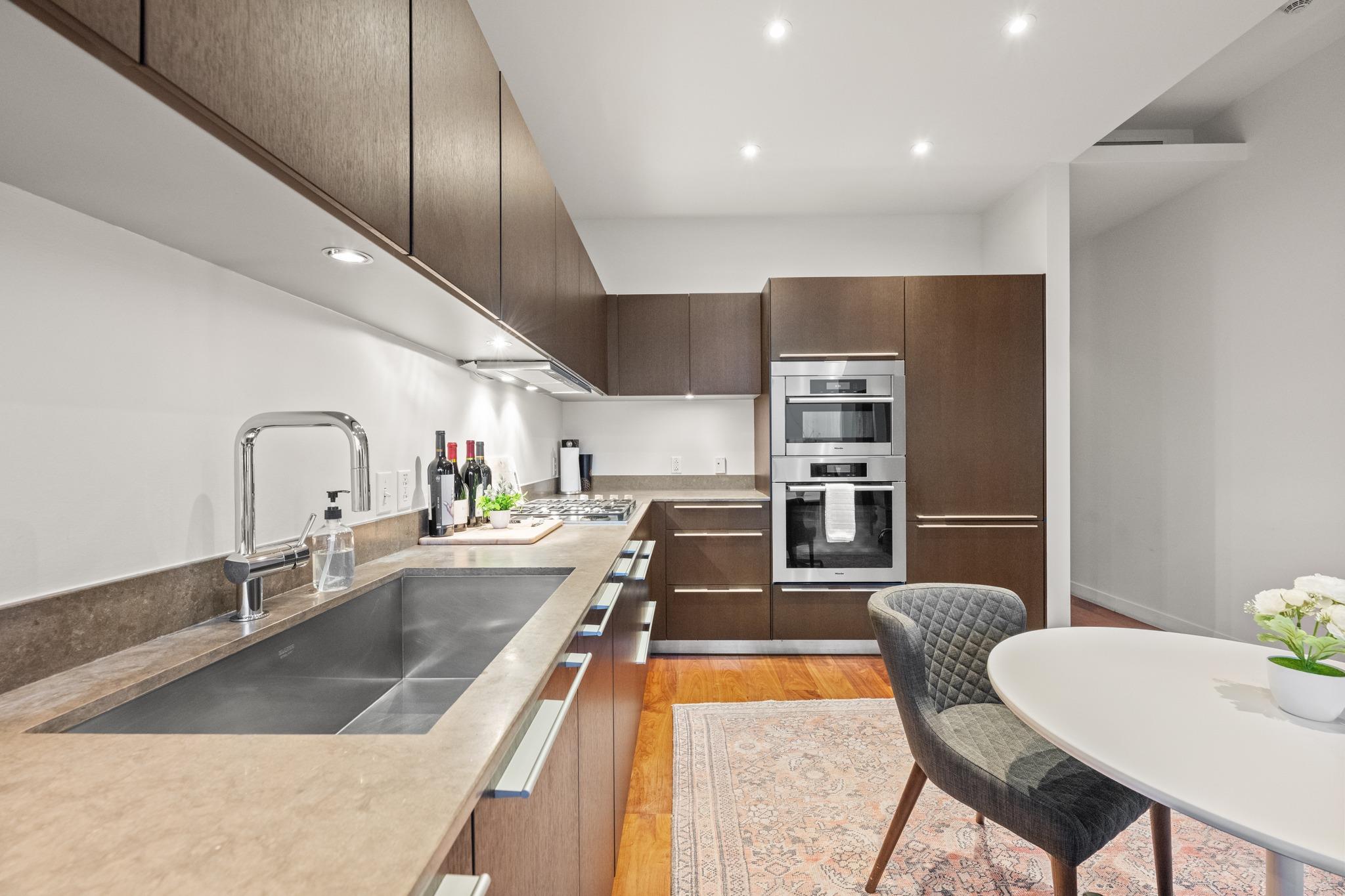210 Lavaca ST #1902 — photo 4