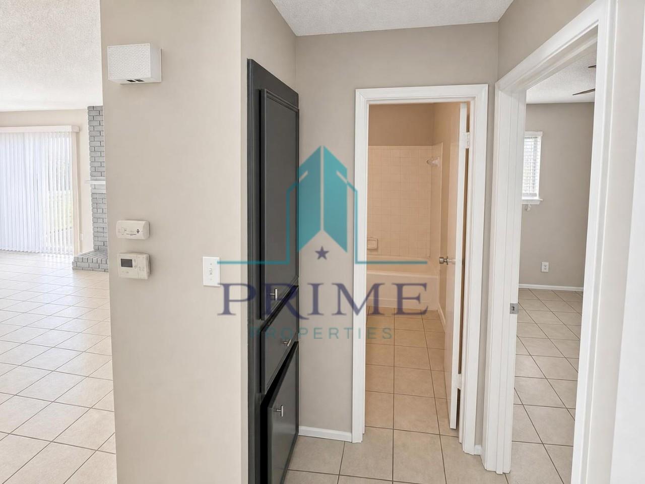 9900 Randall DR — photo 5