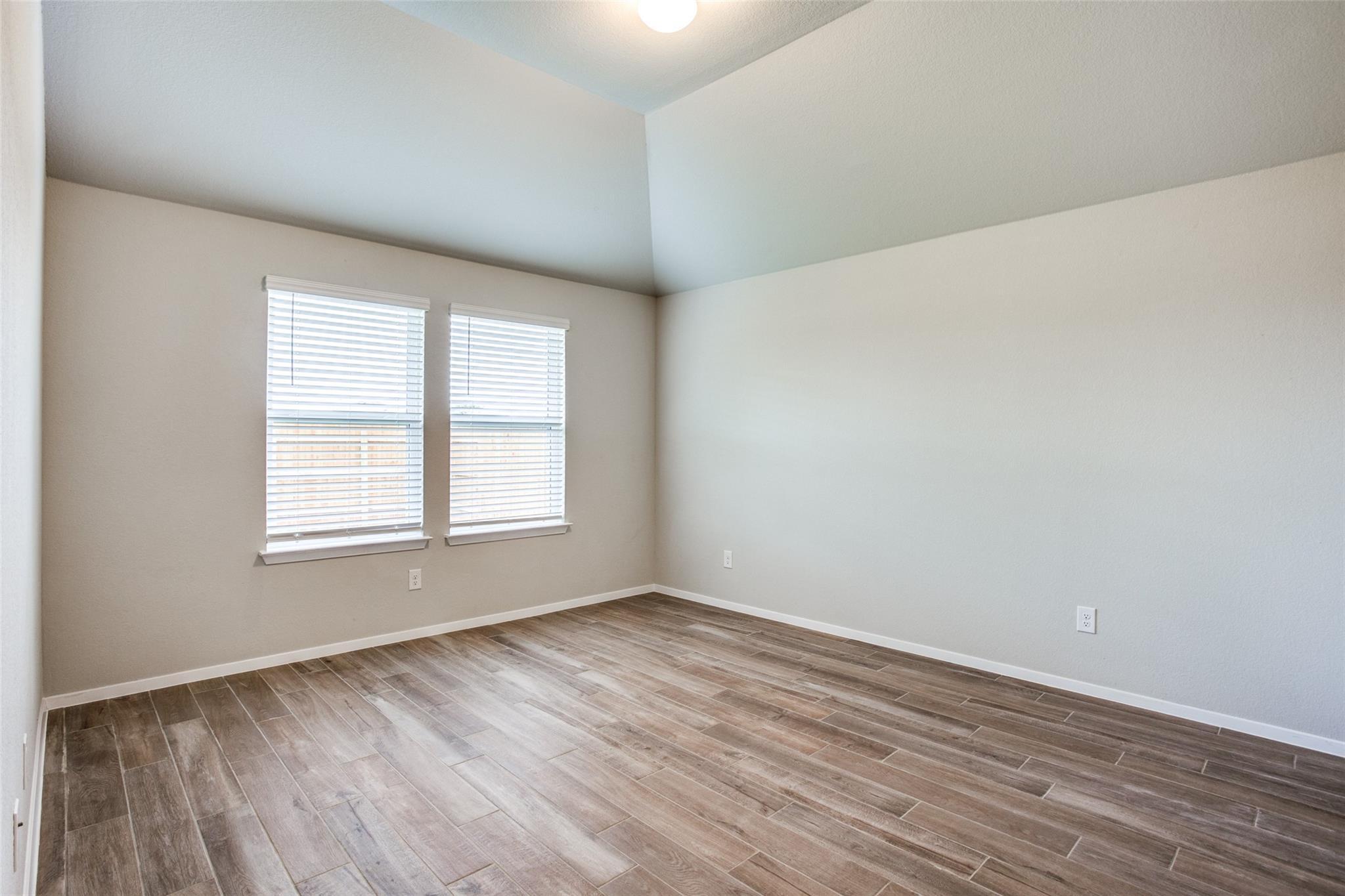 225 Trailside LN — photo 4
