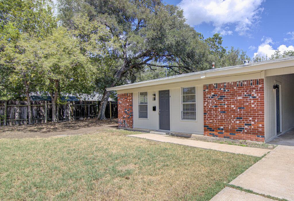5006 Brighton RD #B — photo 3