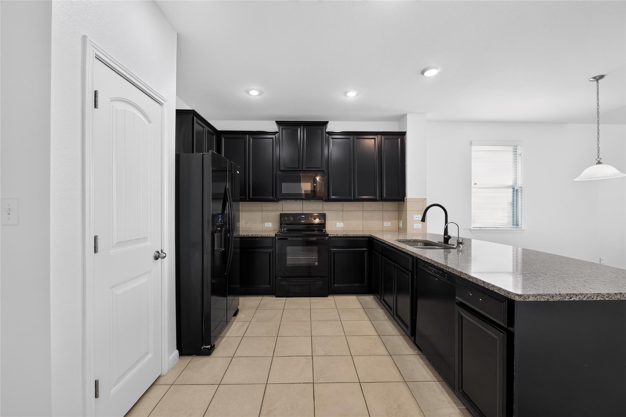 209 Evening Dusk DR — photo 3
