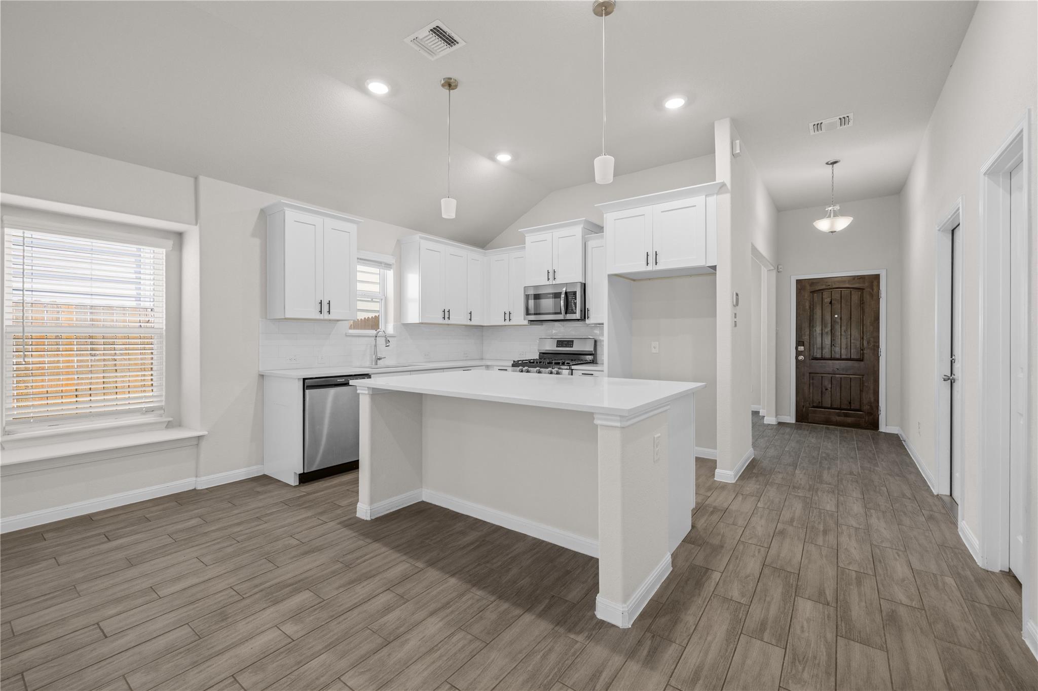 317 Windstar RD — photo 3