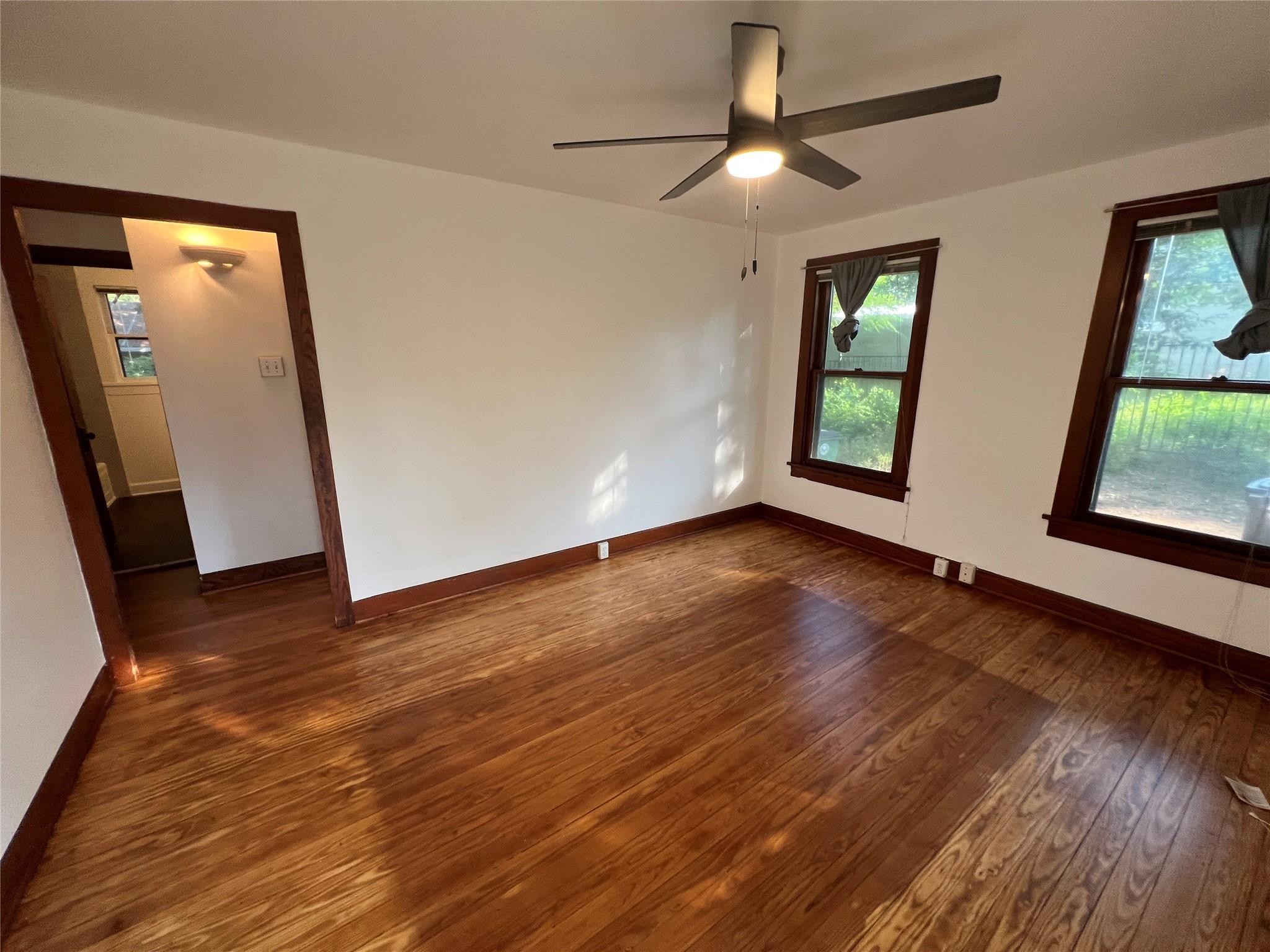 5004 Avenue F Ave — photo 3