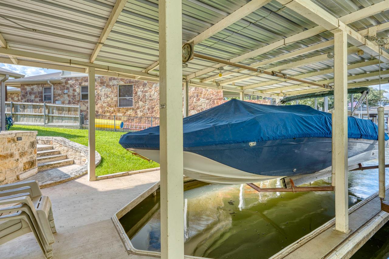 301 Princess LN — photo 4